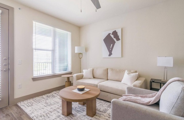 Landing | Chic 1BD, Gym, Pool