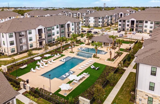 Landing | Chic 1BD, Pool, Game Room