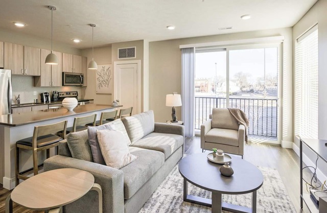 Landing | Chic 1BD, Pool, Gym