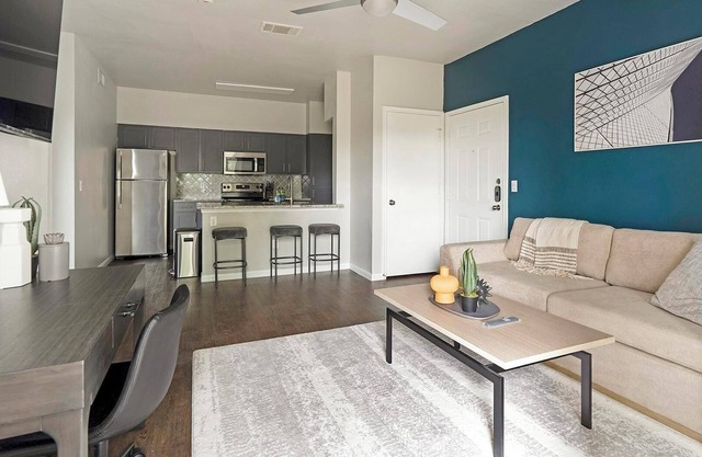 Landing | Chic 2BD, Clubhouse, Gym