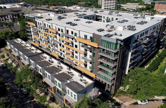 Landing | Incredible 2BD, Tennis Court, Gym