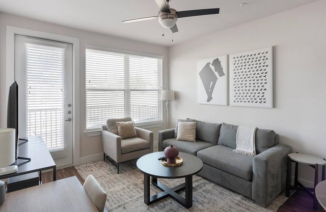 Landing | Incredible 2BD, Clubhouse, Pool