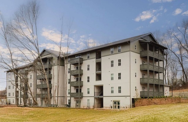 Landing | Modern 1BD, Gym, Clubhouse