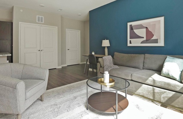 Landing | Modern 1BD, Gym, Courtyard