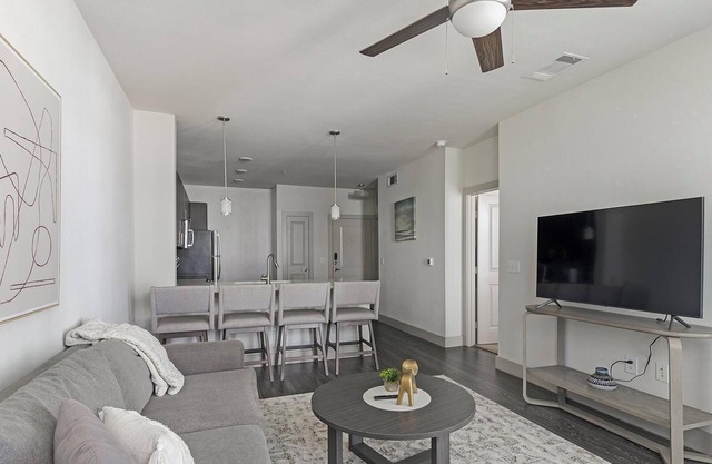 Landing | Spectacular 1BD, Pool, Gym