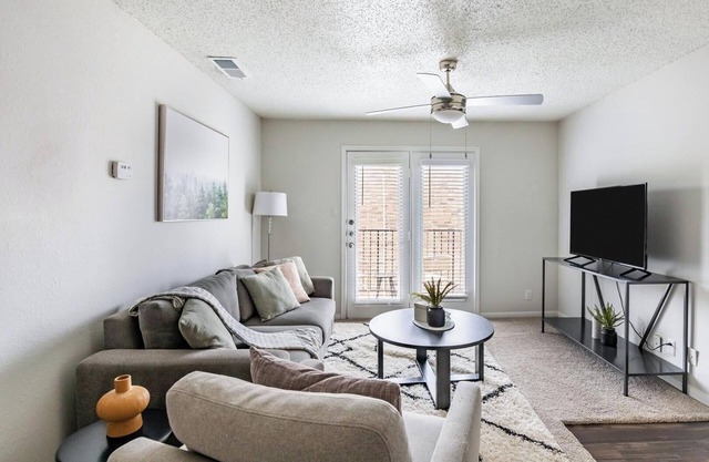 Landing | Spectacular 1BD, Courtyard, Pool