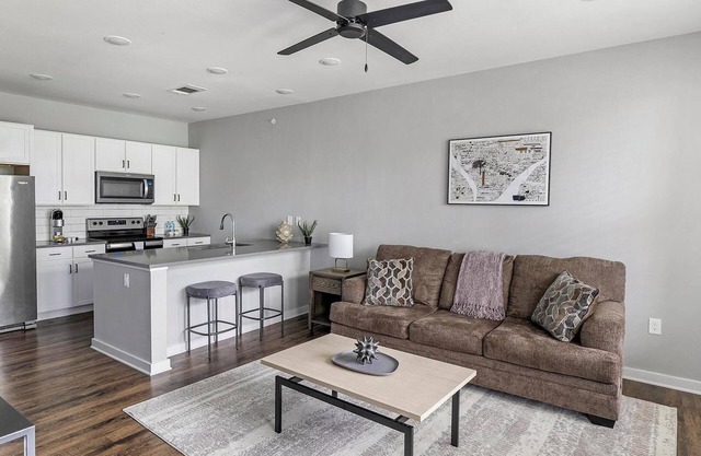 Landing | Spectacular 1BD, Gym, Pool