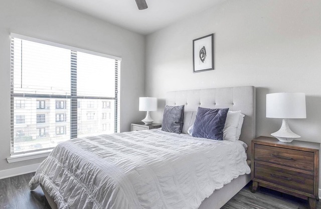 Landing | Spectacular 2BD, Gym, Pool