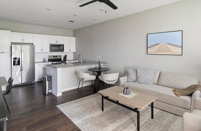 Landing | Stunning 1BD, Gym, Pool