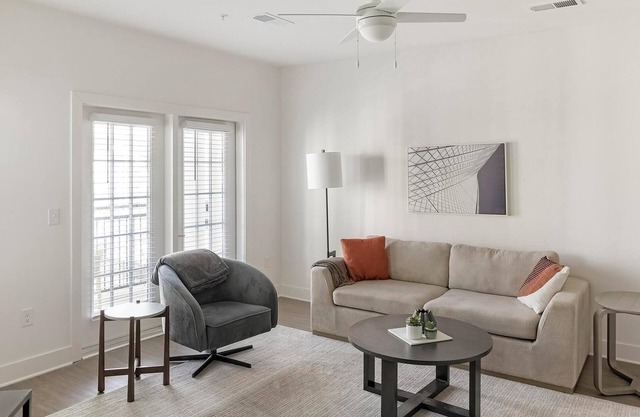 Landing | Stunning 1BD, Gym, Pool