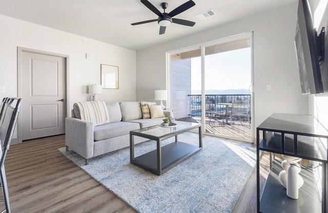 Landing | Stunning 1BD, Gym, Clubhouse