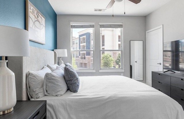 Landing | Stylish 1BD, Gym, Clubhouse