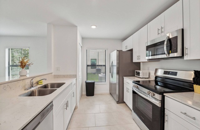 Landings at Westport 2007 l Gym l 3 Bd 2.5 Bt