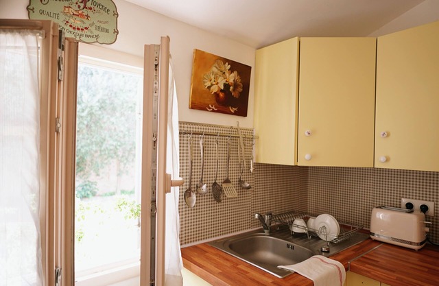 LaPetite Maison Abigail, Peaceful home in Avignon