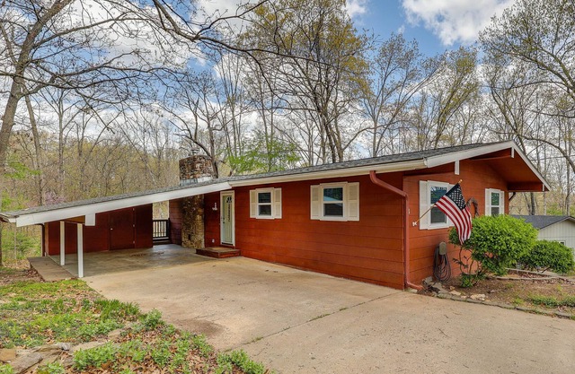 Laptop-Friendly Bella Vista Cottage w/ Deck!