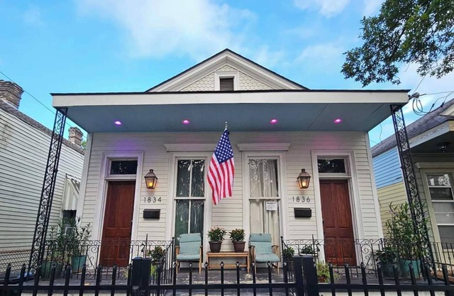 Large 2 BR shotgun style home less than a mile from the French Quarter.
