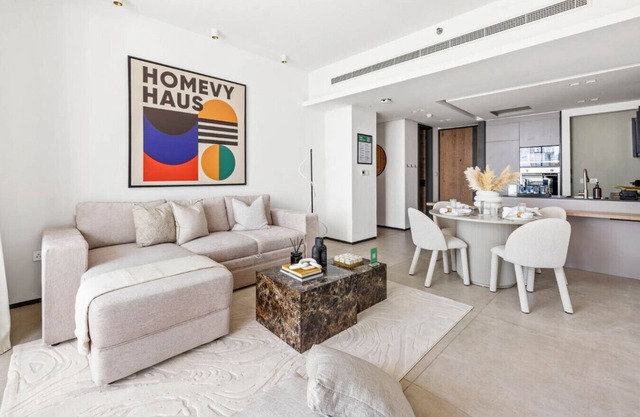 Large 2BR with Work Desk Pool Gym and Kids Area