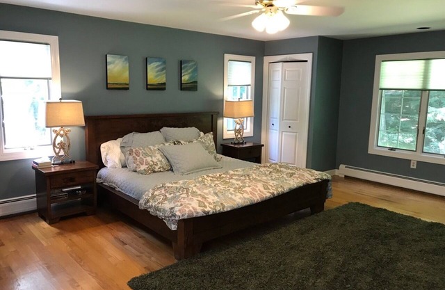 Large 3-bedroom house with WiFi and AC in Great Barrington