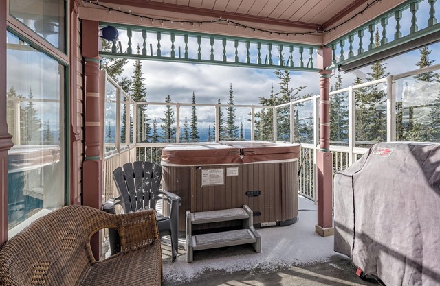 Large 5 bedroom, standalone home with private hot tub, BBQ and pet friendly too!