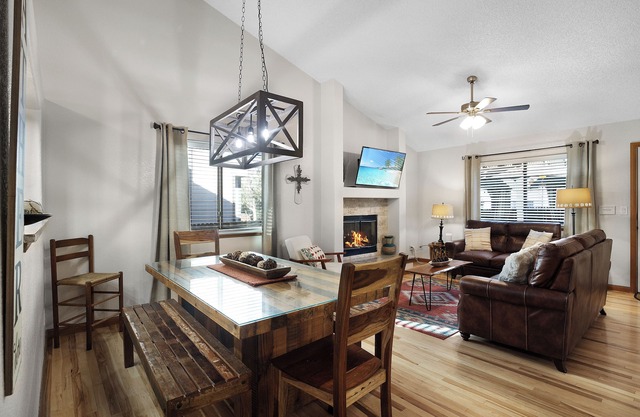 Large 6 Bdrm Family Home near Park & YMCA Rec Center