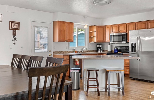 Large 6 Bedroom Home