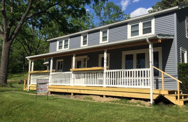 Large 9 BR Family Retreat in this quiet Cove (11 Bedrooms with extra cottage)