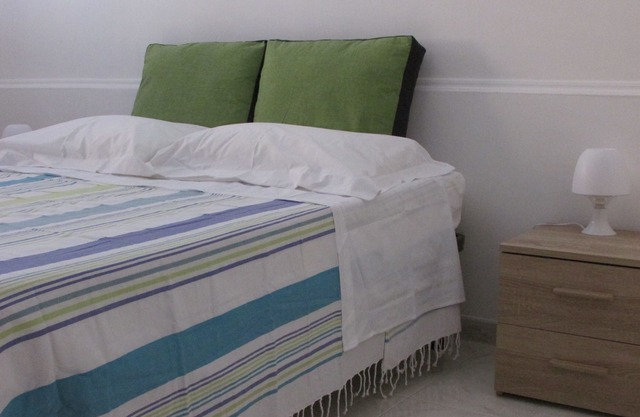 Large and bright comfortable accommodation for the sea and the historic center