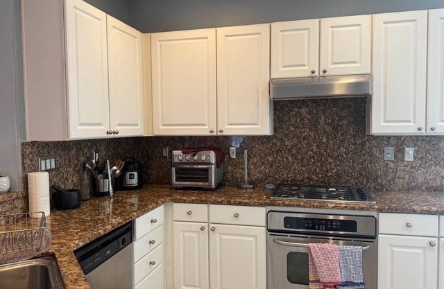 Large and Cozy Home 2BD 2BA Near SF