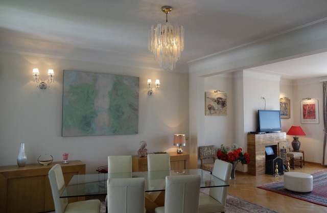 Large apartment very sunny, 5 th floor, 200 m2, Brussels Centre