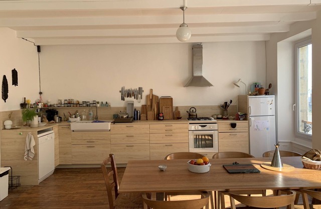 Large apartment in a shipowner's house 2 min from the beach