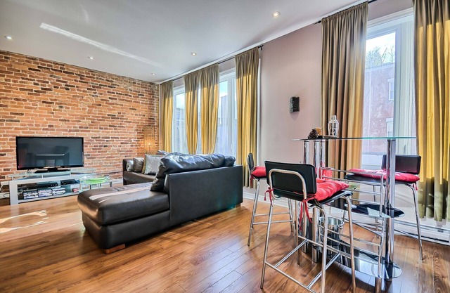 Large apartment with Roof terrace and Private parking space at low cost