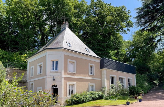 Large authentic house in the park of The Château, Fabulous environment