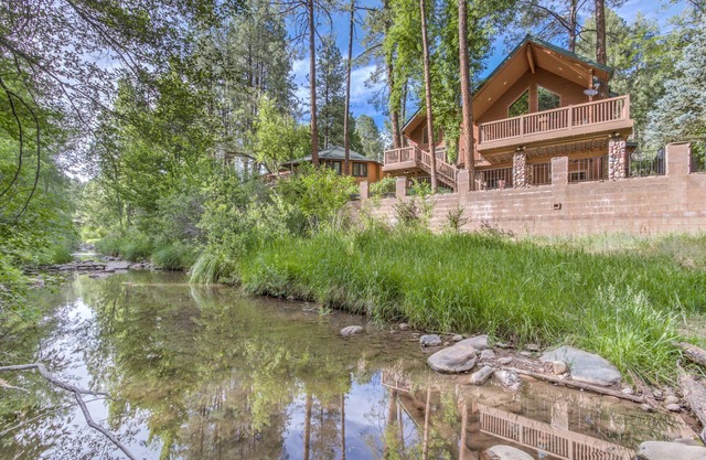 Large, Beautiful Cabin on Tonto Creek in Kohl's Ranch/Game Room/Hot Tub/Views