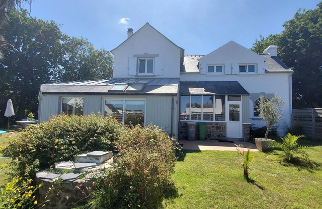 Large charming house, 4 min from the beach on foot