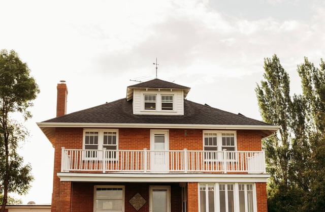 LARGE CLASSIC FARMHOUSE ON 18 ACRES