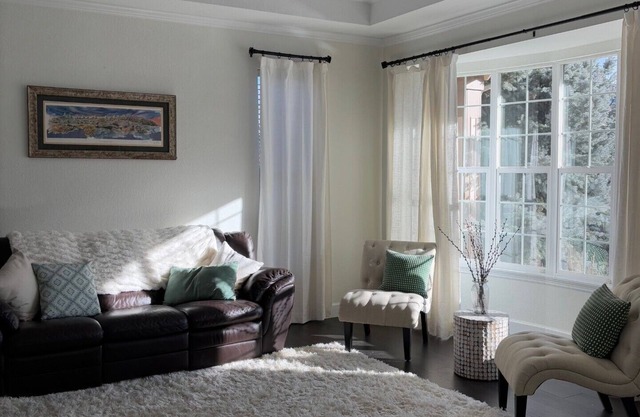 Large, comfortable 5-bedroom home with WiFi, AC, stocked kitchen and back yard