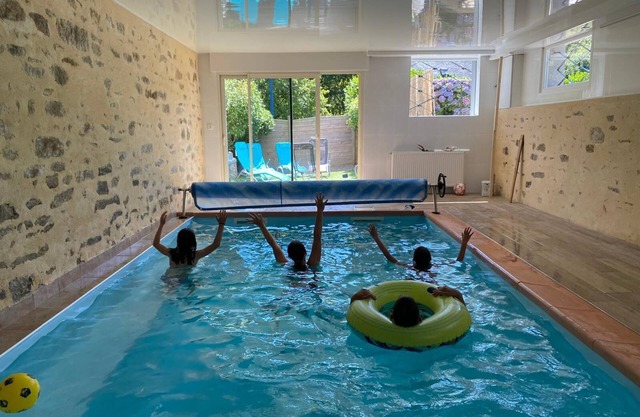 Large, cosy house with heated indoor pool and billiard room