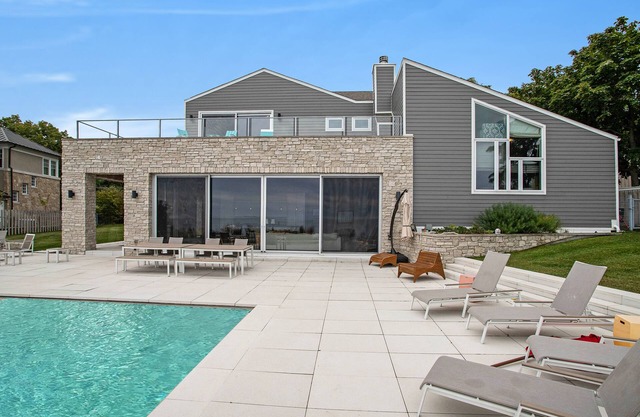 Large, dog-friendly lakefront home with private pool & hot tub, central AC & W/D