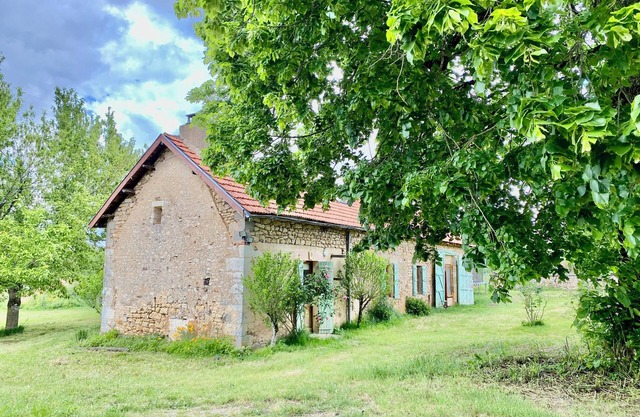 Large Family Home Private Saltwater Pool, Garden and Forest,Dordogne Countryside