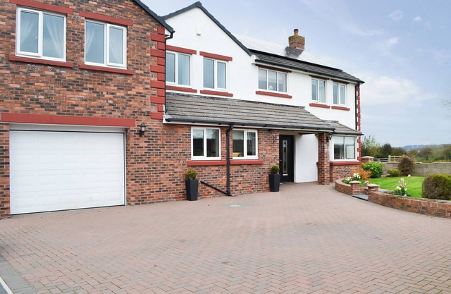Large family home ideal for a special occasion or family get together.