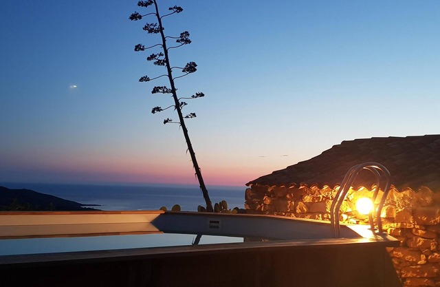 Large Family Villa Amazing Sea View, 10mn Cupabia Beach