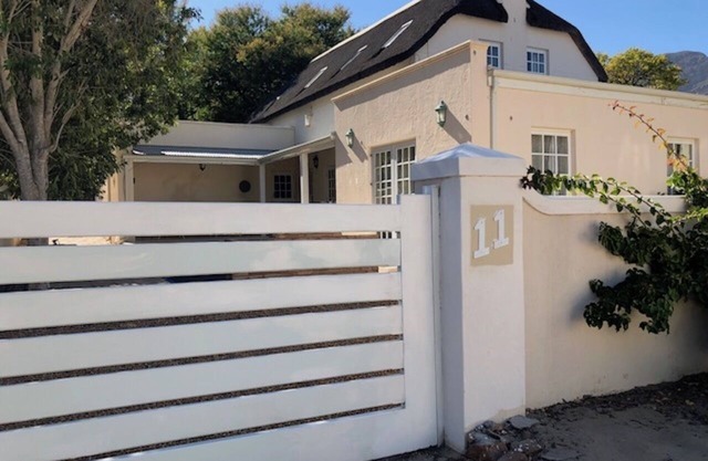 Large guest room ensuite, 40 square meters, Flat TV, Fridge , roof fan.