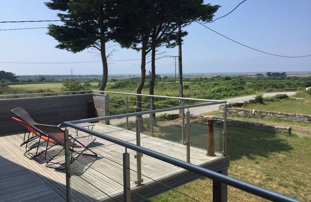 Large house with exceptional sea views in a protected environment