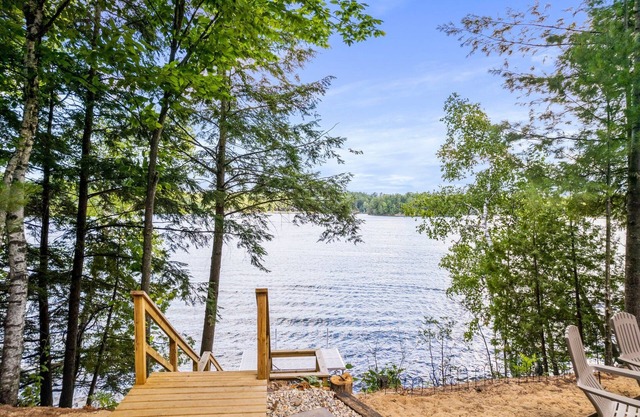 Large Lake Front Home - George's Place - 4 Bed Spider Lake Family Retreat