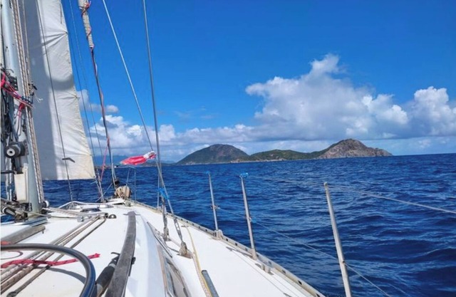 LARGE LUXURY SAILBOAT 14 X 4.25