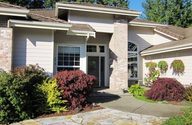 Large One-Story 4BD/2BA Home with Office, Covered Deck, Waterfall, and Nature