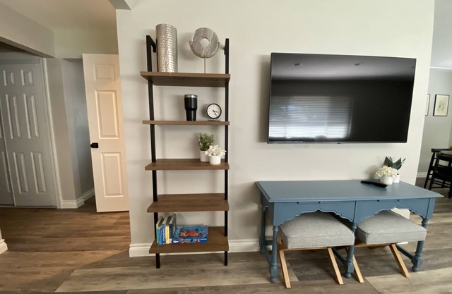 Large ranch, 2 miles to University of Colorado Medical Campus