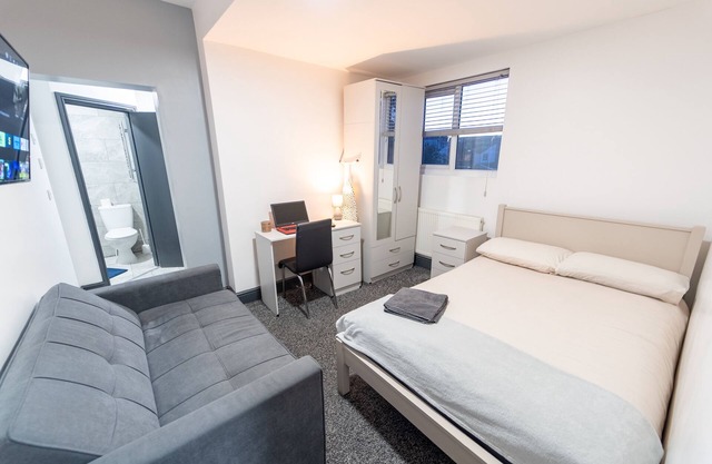 Large top floor studio close to QE!