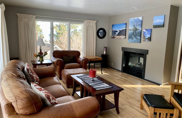 Large Updated Family Home with Gourmet Kitchen Near Helena’s Trail System