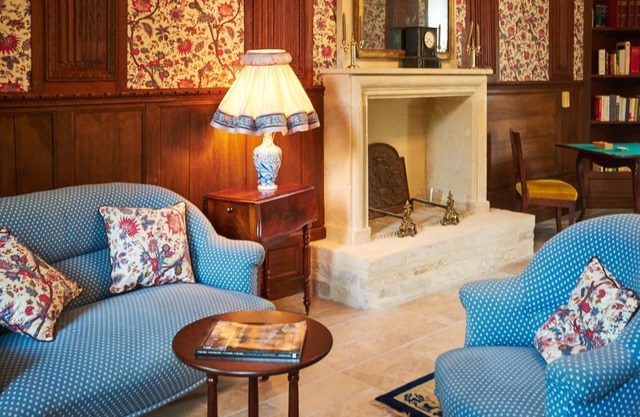 large, upscale, 5-star charming cottage, 475 m2, 15 people